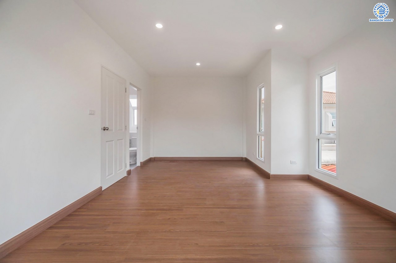 บ้านมือสองตกแต่งใหม่ โครงการ ชัยพฤกษ์ ติวานนท์-ราชพฤกษ์1 เนื้อที่ 51.30 ตร.ว. ฟังก์ชัน 3 ห้องนอน 2 ห้องน้ำ จอดรถได้ 1 คัน บรรยากาศเงียบสงบเป็นส่วนตัว สิ่งอำนวยความสะดวกมากมาย! บนทำเลศักยภาพ หน้าโครงการติดถนนใหญ่ เชื่อมต่อถนนราชพฤกษ์ ใกล้จุดขึ้นทางด่วน "ศรีสมาน"...